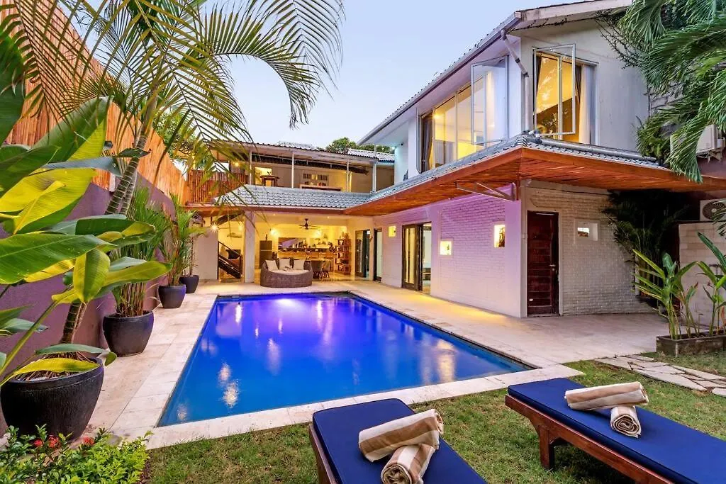 Villa Julietta, 4 Bedroom In The Heart Of Seminyak 0*, Seminyak (Bali)