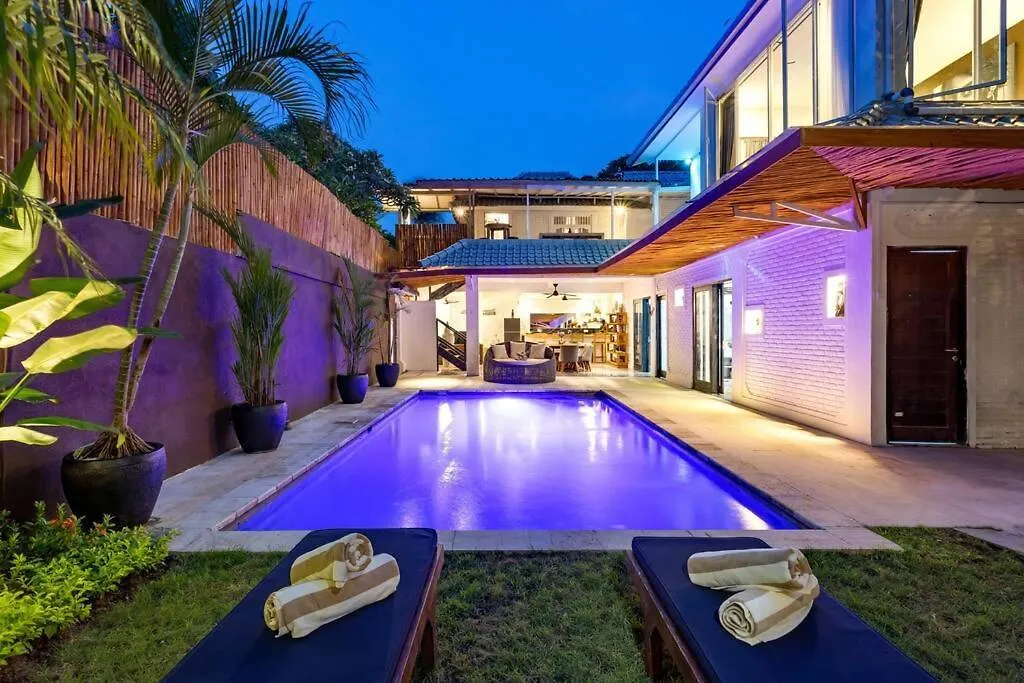 Villa Julietta, 4 Bedroom In The Heart Of Seminyak Семиньяк